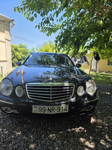 Mercedes E 220-1