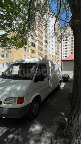 Ford Transit-4