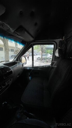 Ford Transit-12
