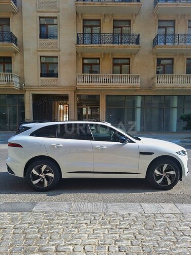 Jaguar F-Pace-5