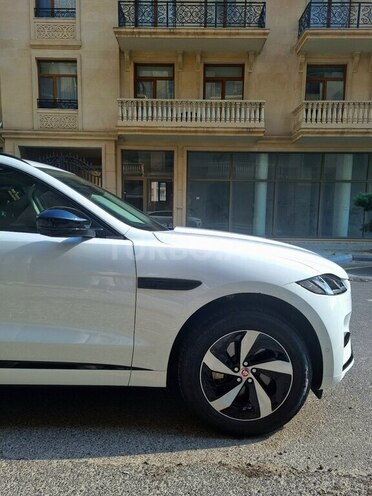 Jaguar F-Pace-6