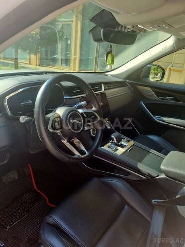 Jaguar F-Pace-13