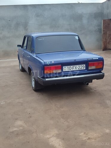 LADA (VAZ) 2107-2
