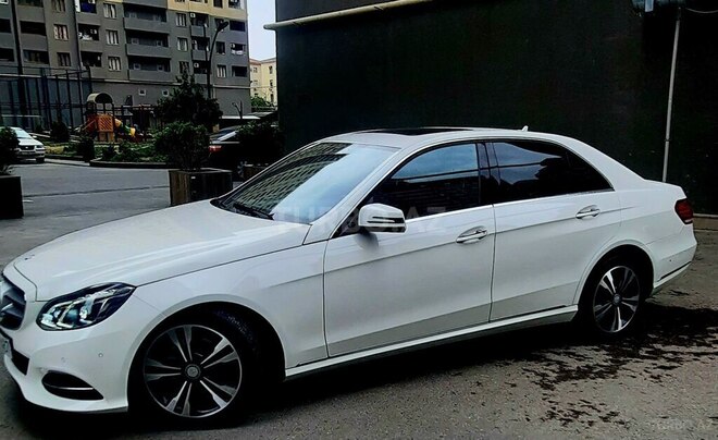 Mercedes E 220-4