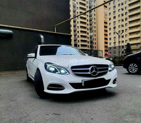 Mercedes E 220-1