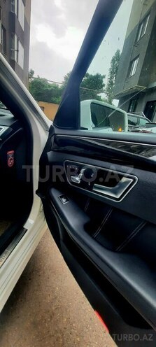 Mercedes E 220-13