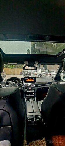 Mercedes E 220-12