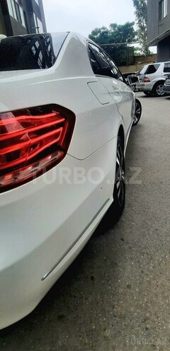 Mercedes E 220-9