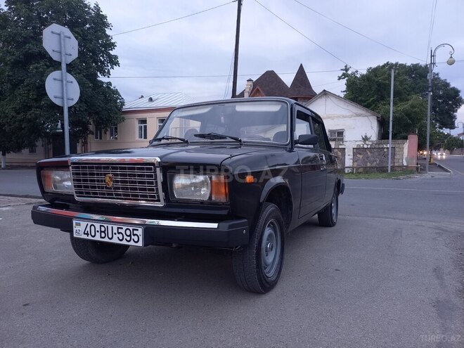 LADA (VAZ) 2107-2