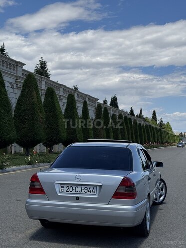 Mercedes C 200-2