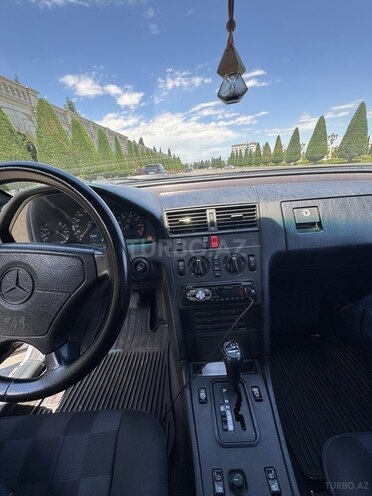 Mercedes C 200-7