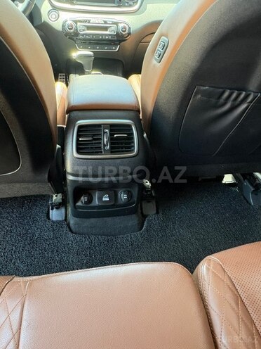 Kia Sorento-10