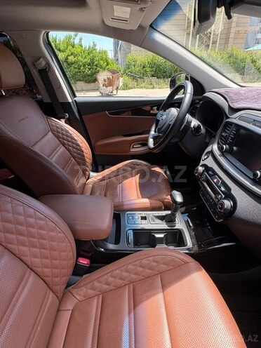 Kia Sorento-12
