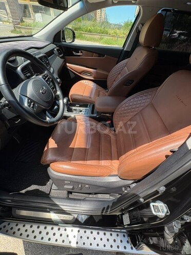 Kia Sorento-13