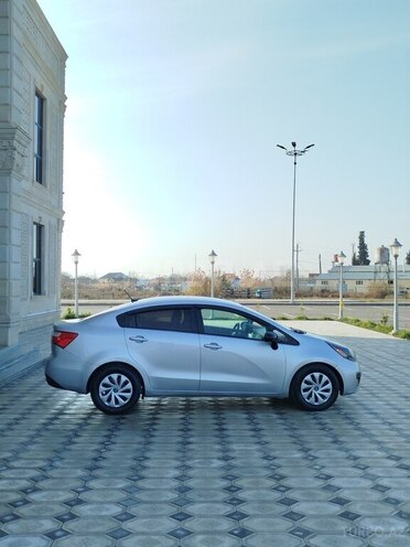 Kia Rio-5
