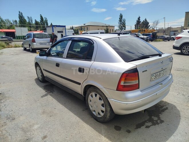 Opel Astra-10