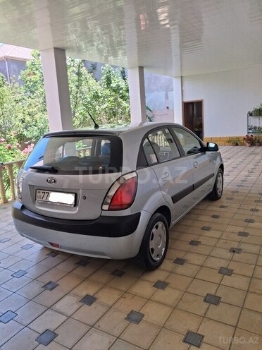 Kia Rio-5