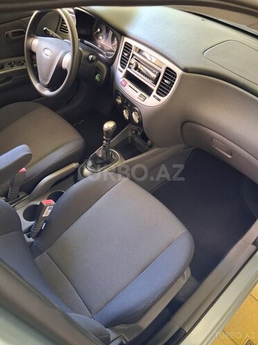 Kia Rio-16