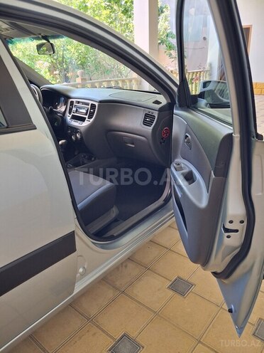 Kia Rio-17