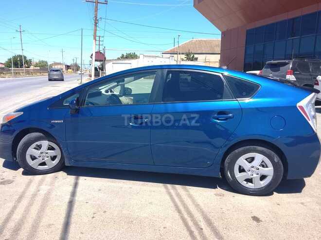 Toyota Prius-5