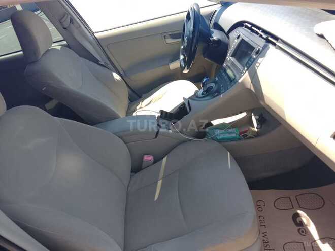 Toyota Prius-3