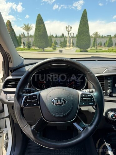Kia Sorento-10