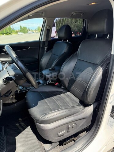 Kia Sorento-8