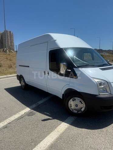 Ford Transit-3