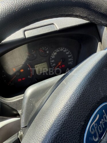 Ford Transit-9