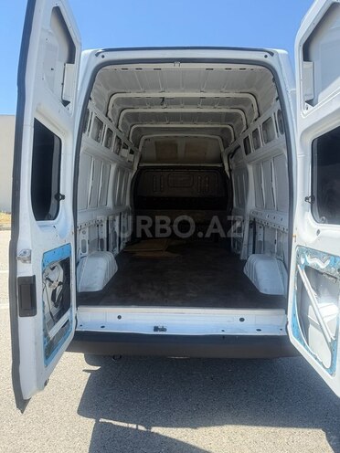 Ford Transit-12