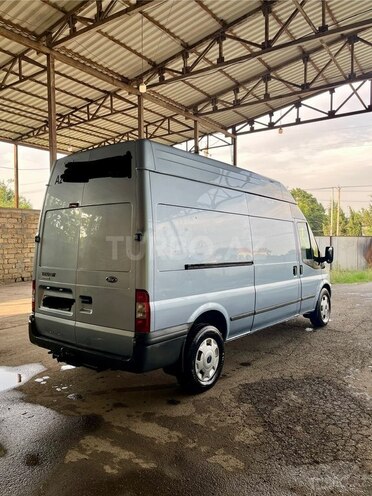 Ford Transit-5