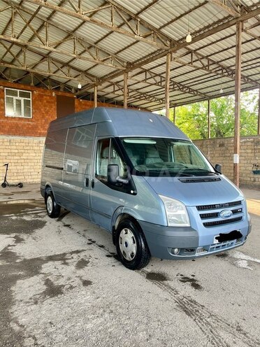 Ford Transit-6