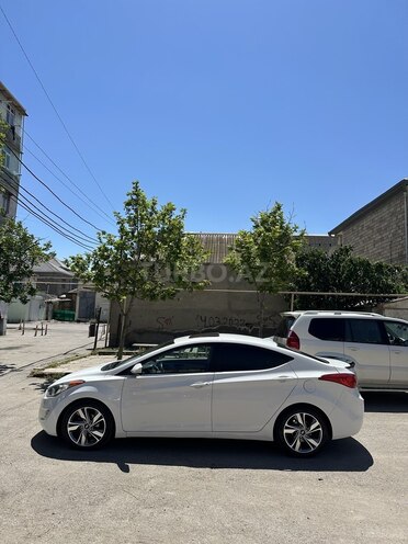 Hyundai Elantra-6