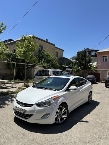 Hyundai Elantra-1