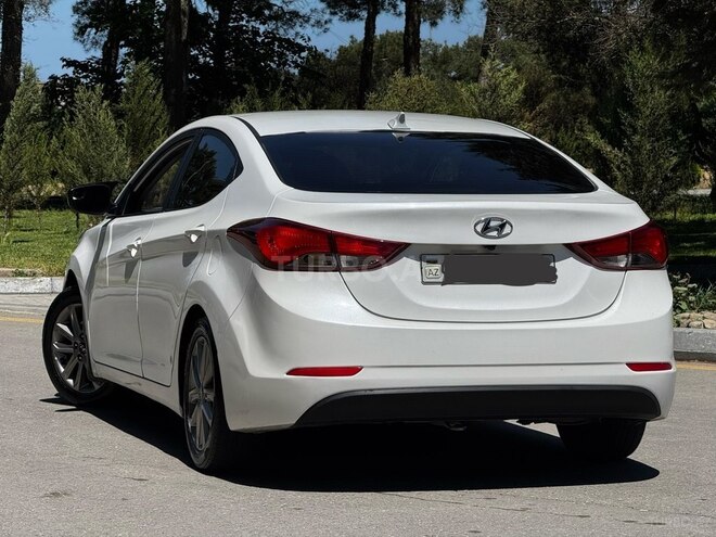 Hyundai Elantra-7