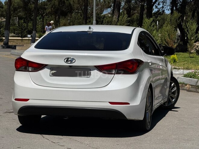 Hyundai Elantra-5