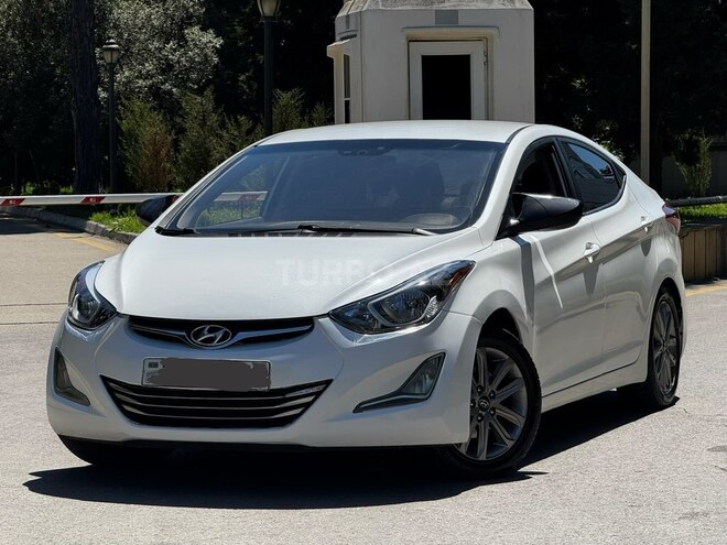 Hyundai Elantra-3
