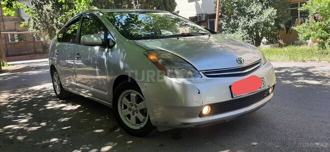 Toyota Prius-8
