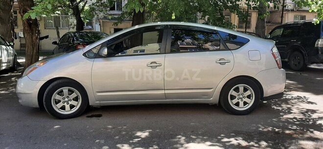 Toyota Prius-4