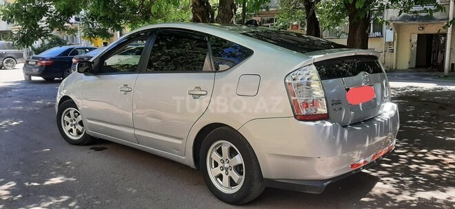 Toyota Prius-5