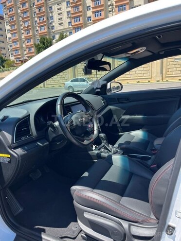 Hyundai Avante-10