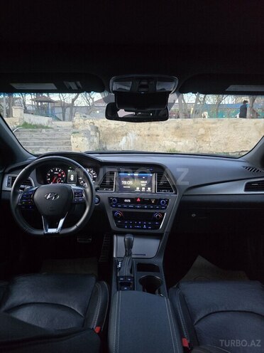 Hyundai Sonata-13