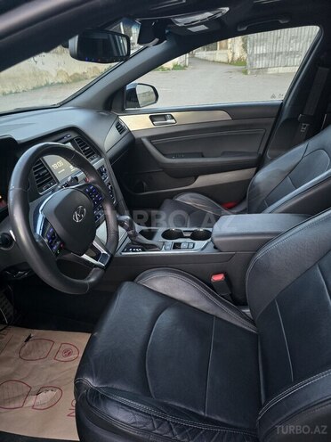 Hyundai Sonata-14