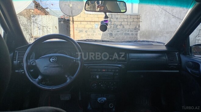 Opel Vectra-9