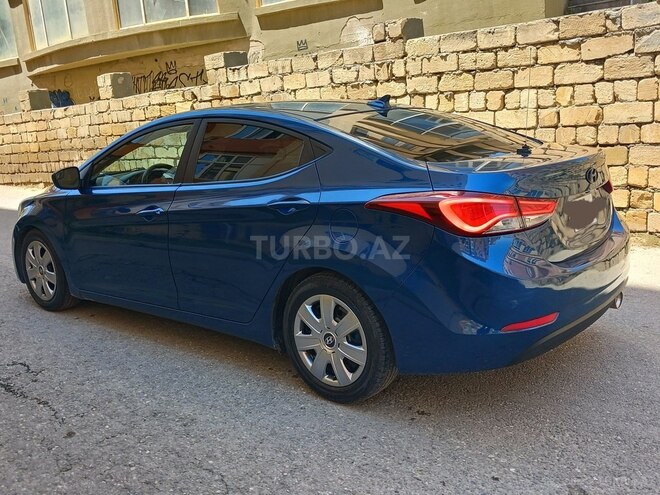 Hyundai Elantra-13
