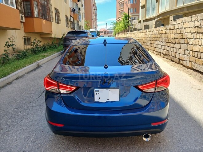 Hyundai Elantra-4