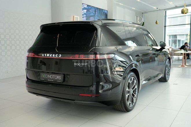 Lynk & Co 900-5