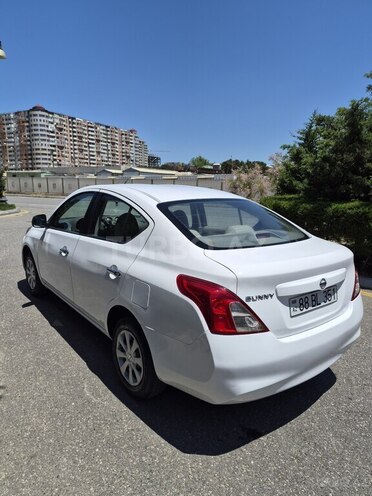 Nissan Sunny-6