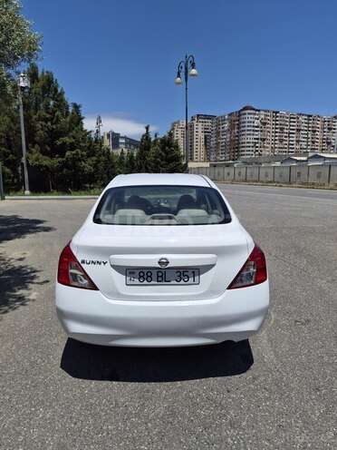 Nissan Sunny-5