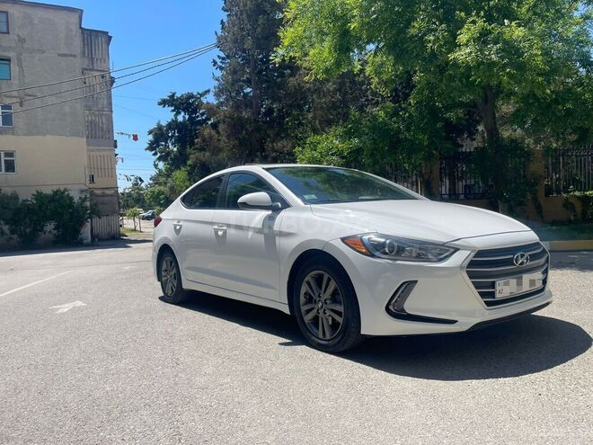 Hyundai Elantra-3
